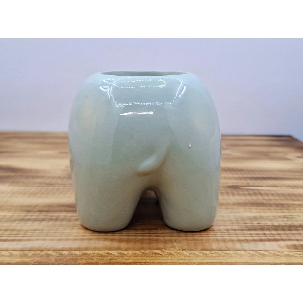 The Unbranded Brand ceramic elephant